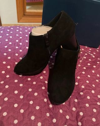 Botines negros a estrenar. NUEVOS.