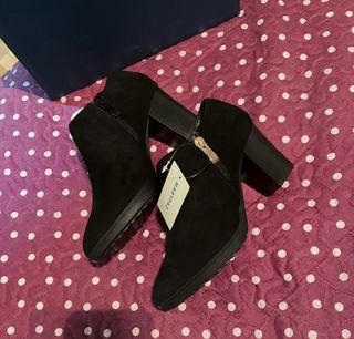 Botines negros a estrenar. NUEVOS.