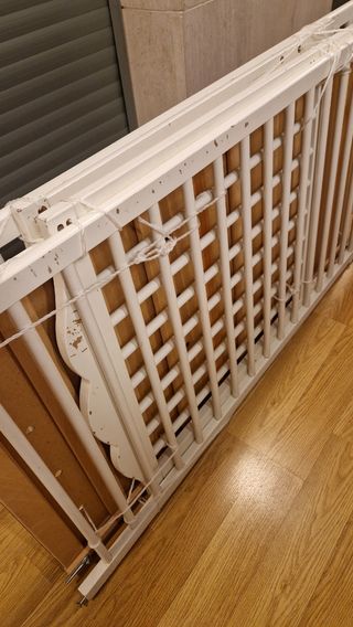 Cuna de barrotes para niños