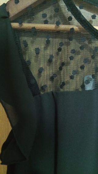 Blusa negra de Shein.