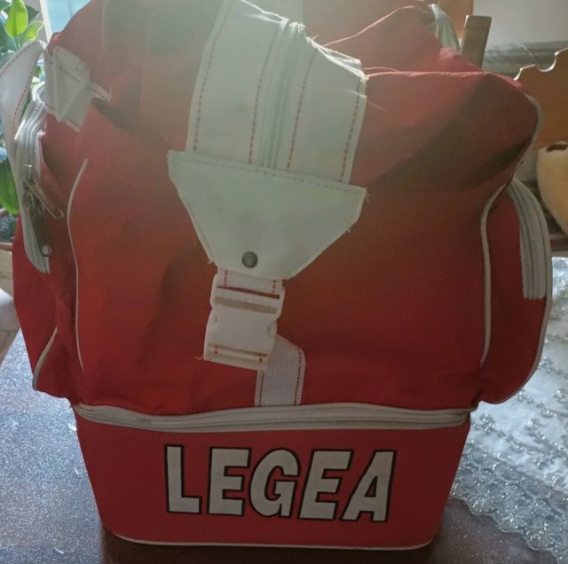 Borsone Legea unisex spazioso per sport/palestra 