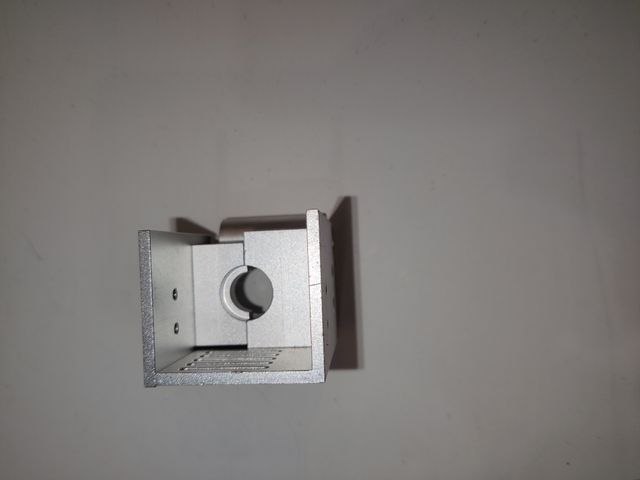 Estrusore in alluminio a 4 ugelli