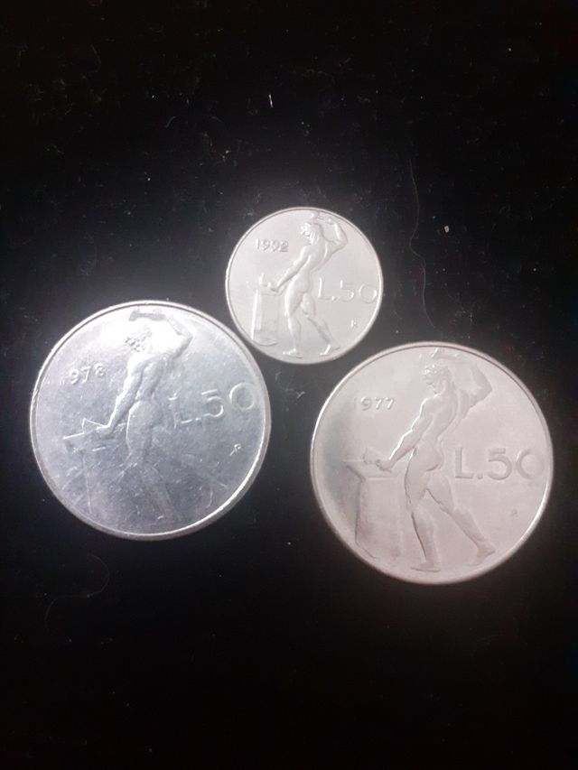 Monete 50 lire anche con testa piccola
