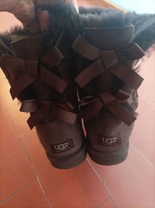 Botas Bailey Bow II o Botines UGG marrones