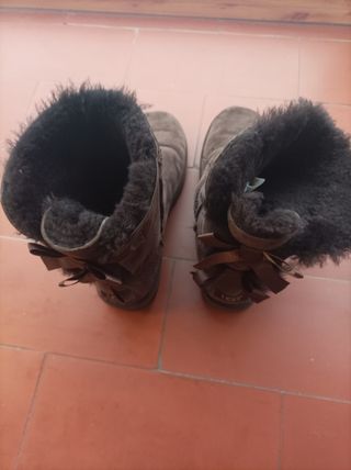 Botas Bailey Bow II o Botines UGG marrones
