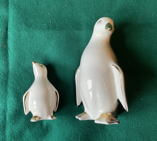 PAREJA DE PINGÜINOS DE CERAMICA FINA