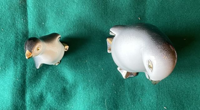 PAREJA DE PINGÜINOS DE CERAMICA FINA