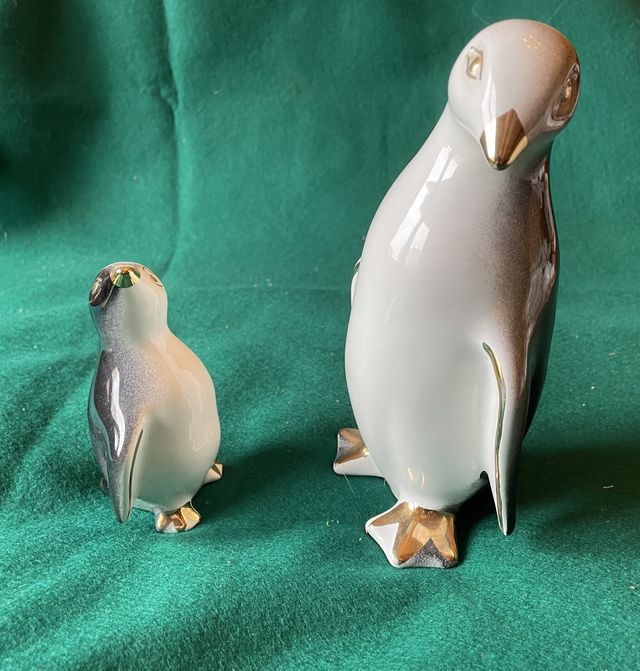 PAREJA DE PINGÜINOS DE CERAMICA FINA