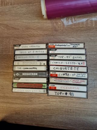 18 cintas casete gravadas