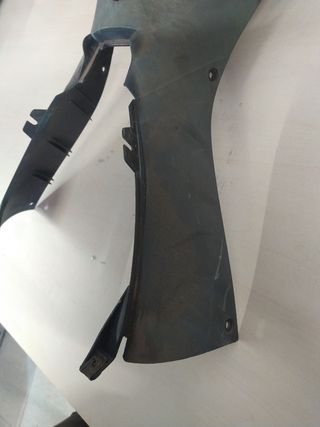 -Aprilia area 51 ciclomotor 50.Carenado central