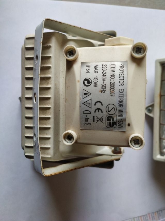 Focos halógenos exterior