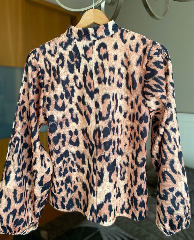 Camiseta-sudadera animal print Zara