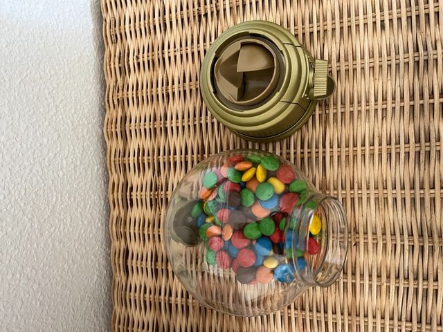 Dispensador de Gominolas Manual - ideal regalo