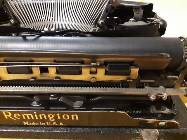 Máquina de escribir REMINGTON antigua
