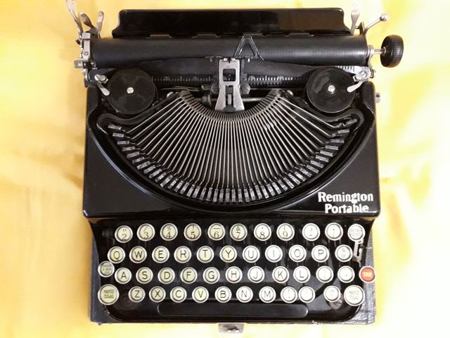Máquina de escribir REMINGTON antigua