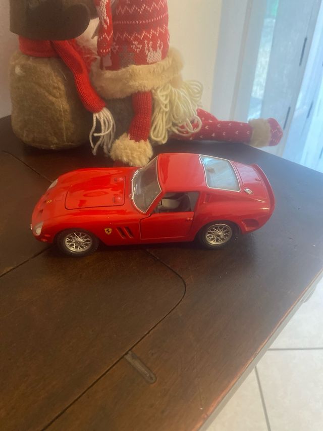 modellino Ferrari 1.24