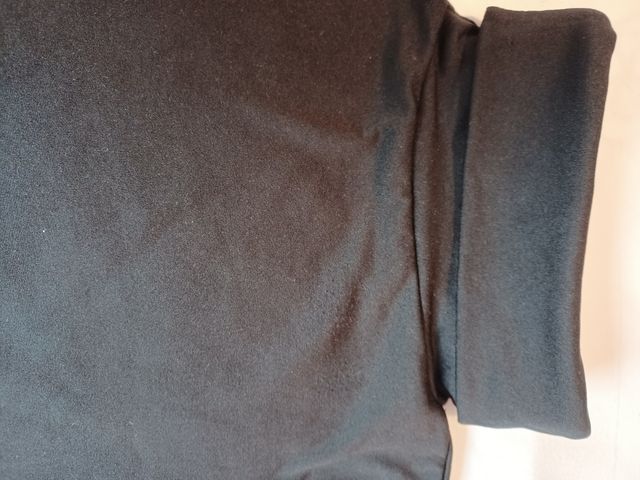 Suéter térmico elástico de cuello alto 