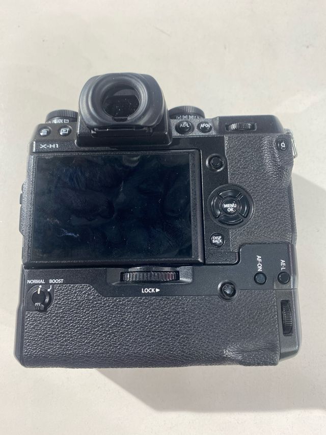 CAMARA FUJIFILM X-H1 CUERPO  EMPUÑADURA 12279 DISP