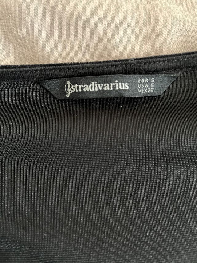 vestido de terciopelo negro