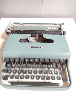 MÁQUINA DE ESCRIBIR OLIVETTI