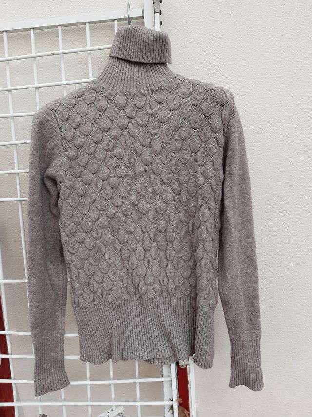 Maglioni collo alto o aperto al collo