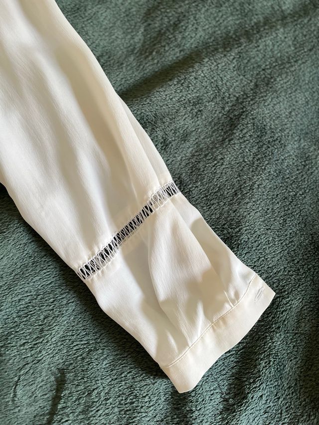 camicia bianca caractere 