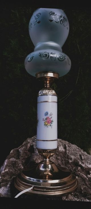 ANTIGUA LAMPARA DE SOBRE MESA -