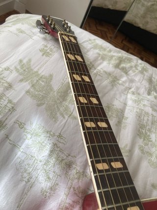 Guitarra acústica vintage