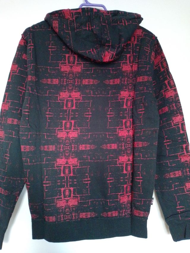 Sudadera RED DRAGÓN, con etiquetas