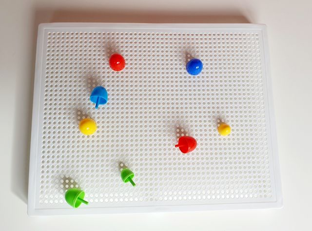 Juego de dibujar pinchando