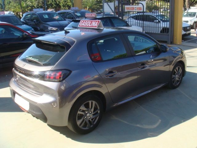 Peugeot 208 2021