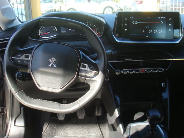 Peugeot 208 2021