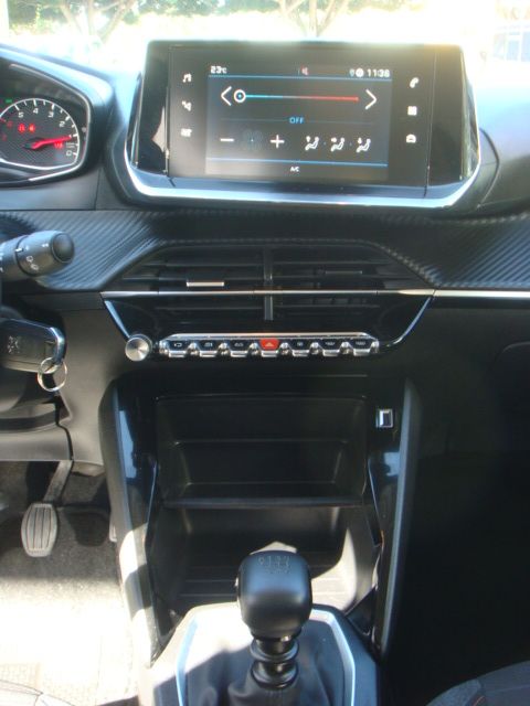 Peugeot 208 2021