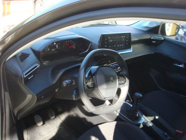 Peugeot 208 2021