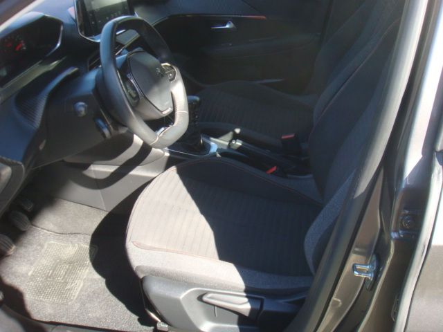 Peugeot 208 2021
