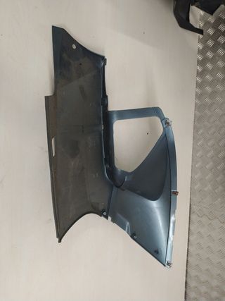 -Aprilia area 51 ciclomotor 50cc.Carenado izquierd