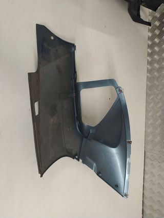 -Aprilia area 51 ciclomotor 50cc.Carenado izquierd