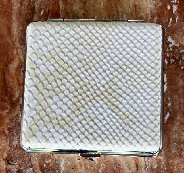 pitillera de piel de la firma Rimini a estrenar 