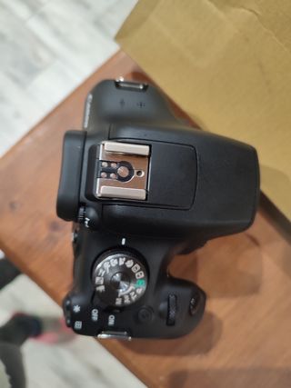 Camara Canon EOS Rebel T7 NUEVA