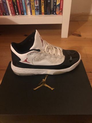 Jordan Max Aura 2
