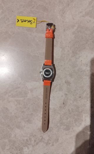 Reloj de mujer sin estrenar con correa de cuero