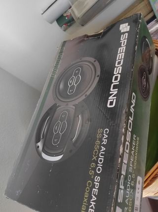 Altavoces vehículo nuevo sin usar, con su caja