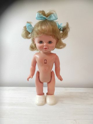 Muñeca antigua Famosa