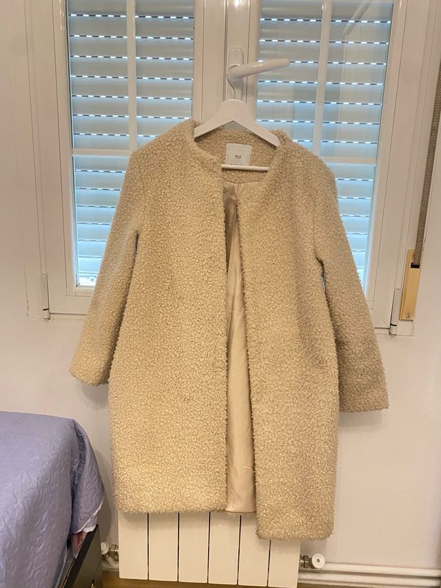 abrigo borreguillo beige Mango
