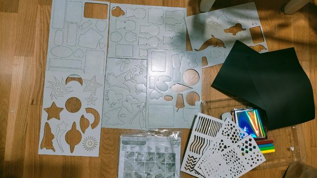 LOTE DE MANUALIDADES, cuentas, imanes, pegatinas