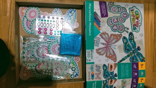 LOTE DE MANUALIDADES, cuentas, imanes, pegatinas