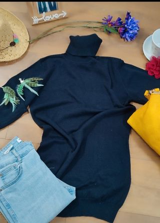 Jersey negro de cuello vuelto "Only". 