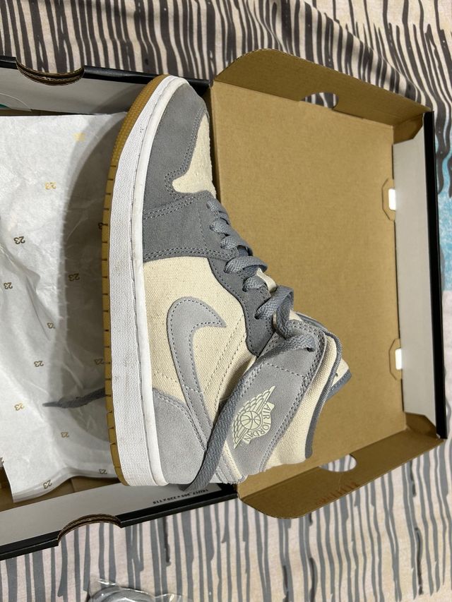 Jordan 1 Mid SE OFICIAL