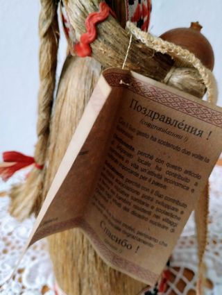 Bambolina in paglia legno russa