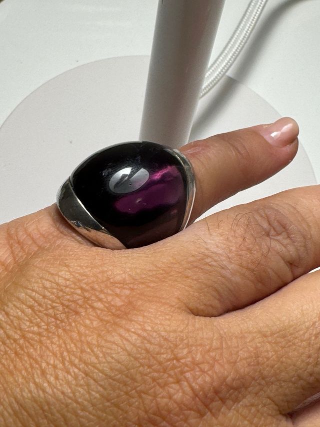 Anillo Luxenter de plata con piedra morada
